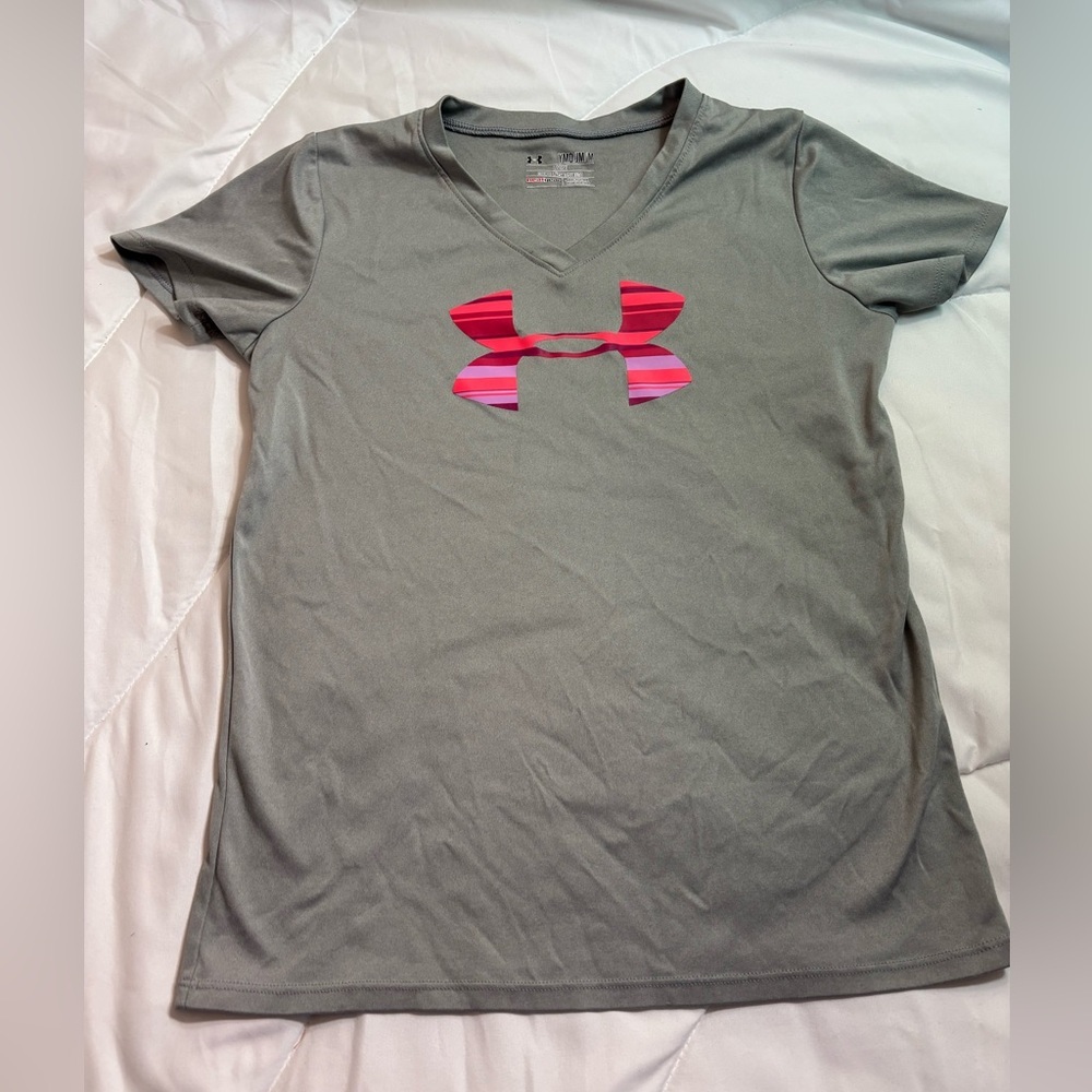 Under Armour Gray Short Sleeve Tee with Pink Logo YMD- youth medium